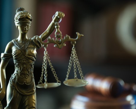 Прокурорът по 