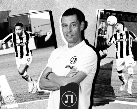 Томаш беше избран за треньор на втория кръг, двама от Локо в идеалния отбор