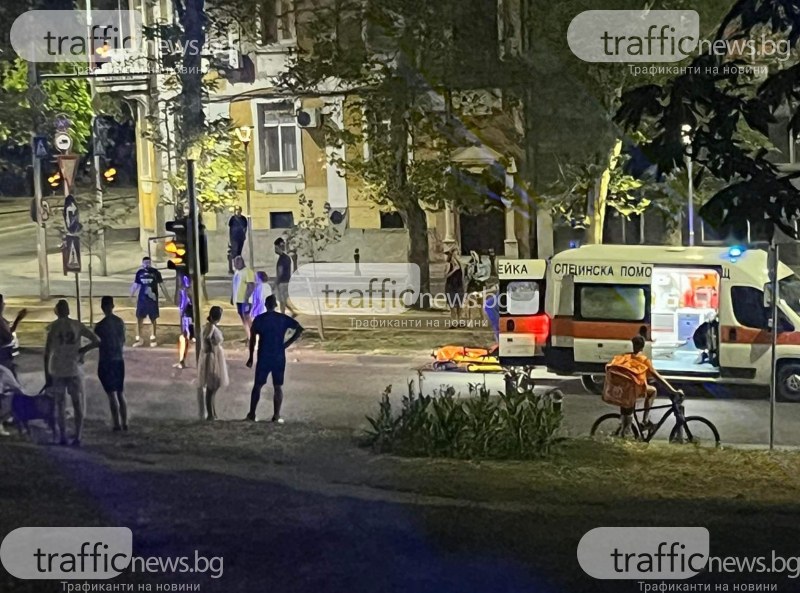 Лъскава кола помете пешеходка в центъра на Пловдив, пресичала на 
