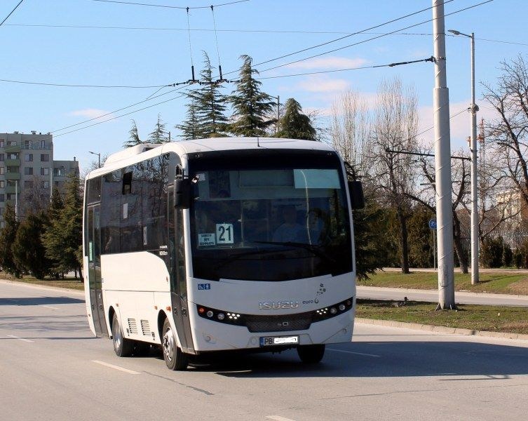 Шофьор на градския транспорт в Пловдив задрямва в автобуса, кара на зиг-заг