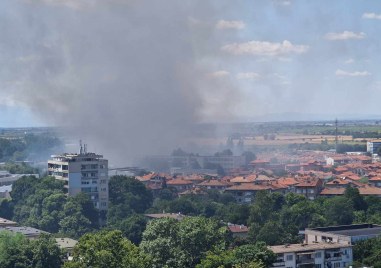 Пожар на сметището на ул Напредък в Шекера отново обгази Пловдив