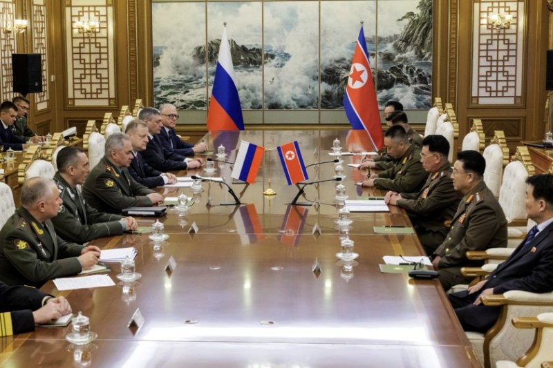 Лидерът на Севера Корея Ким Чен-ун се срещна с руския