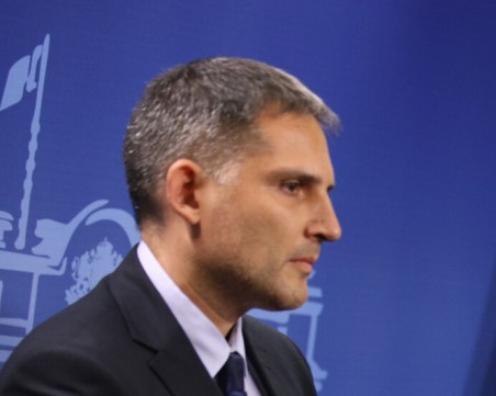 Депутатът от ПП-ДБ Петър Петров подаде оставка