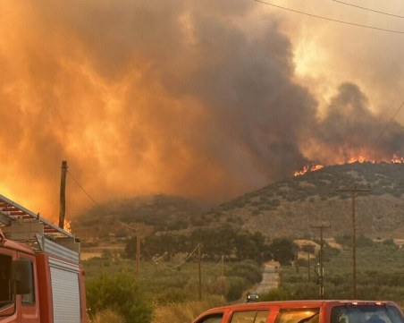 Евакуираха и жителите на Неа Анхиалос тази нощ