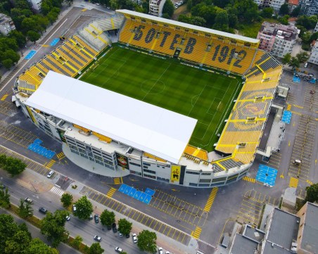 Подновиха работата по цялостното завършване на Колежа