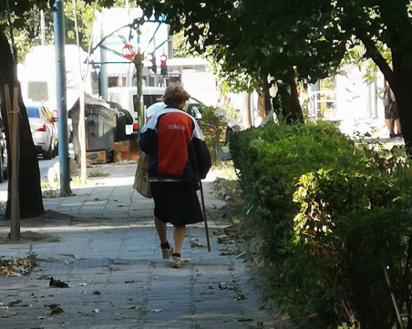 Схема със състрадание в Кючука: Възрастна жена проси пари за лекарства, отчита ги на неизвестен