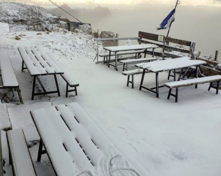 Сняг заваля и в Италия