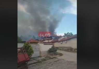 Гори пожар е избухнал до пловдивското село Искра пише GlasNews Запалила