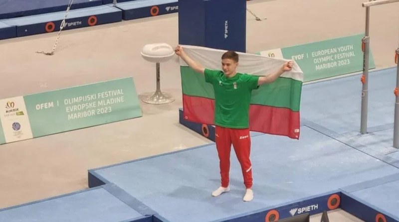 Гимнастикът Йоан Иванов спечели златен медал на успоредка на Олимпийския