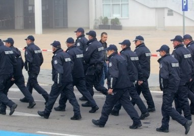 Kаква е разликата между гръцкия и българския полицай Гръцкият полицай