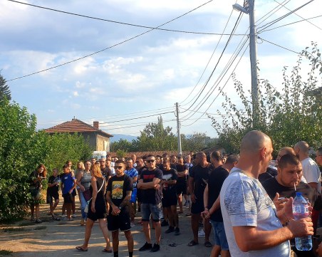 Гласове от протеста: Шествия ще има до дупка! До справедливост! Не стойте у дома безучастно!