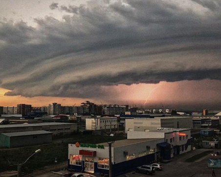 Поне 10 души загинаха при  невиждани бури в Русия