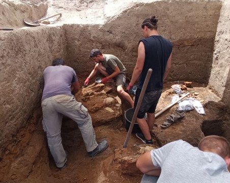 Хората обитавали двуетажни къщи на Плоската могила, носели бижута от средиземноморски раковини