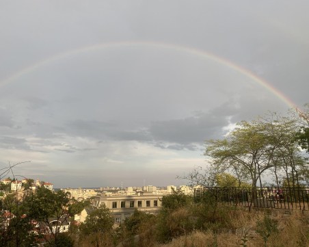 Красива дъга озари небето над Пловдив