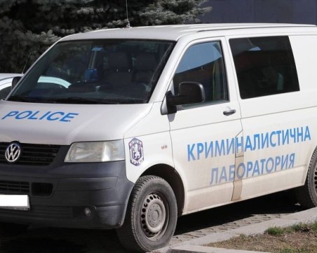 Откриха 29-годишна, обесена в жилището си в Кърджали