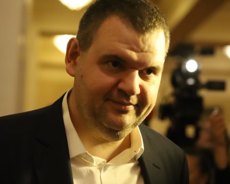 Пеевски сезира Инспектората на ВСС за магистратите, освободили Георги от Стара Загора