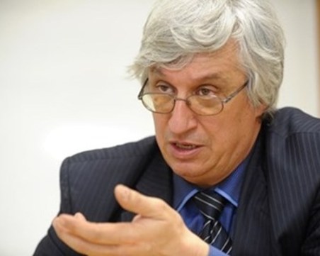 Внезапно почина Иван Нейков