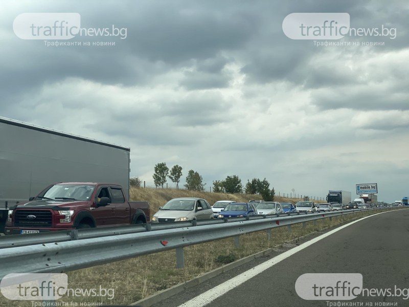 Заради ремонт: 7-километрова колона от автомобили се образува преди Бургас