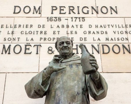 На този ден: Бенедиктинският монах Дом Периньон създава шампанското
