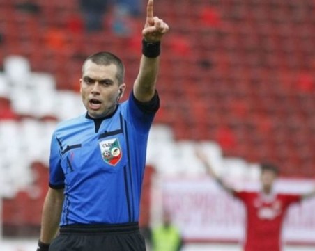 Волен Чинков ще свири дербито 