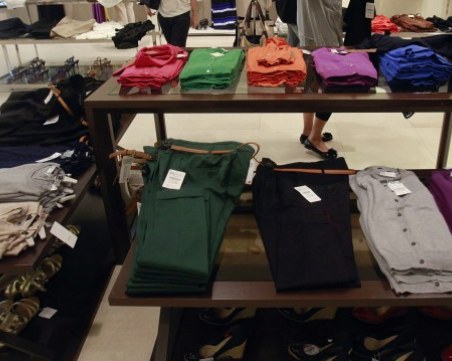 Заловиха четирима непълнолетни да крадат дрехи в пловдивски мол