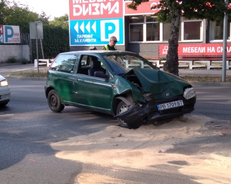 Жена пострада при катастрофа на бул. „Шести септември