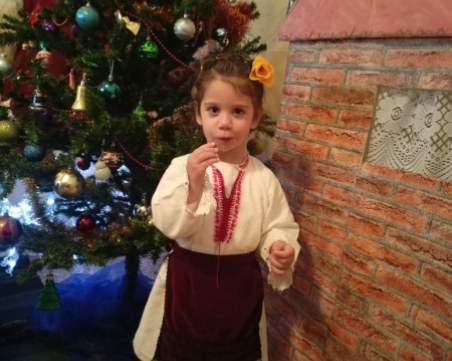 Зов за помощ! Да помогнем на малката Анелиа да живее!