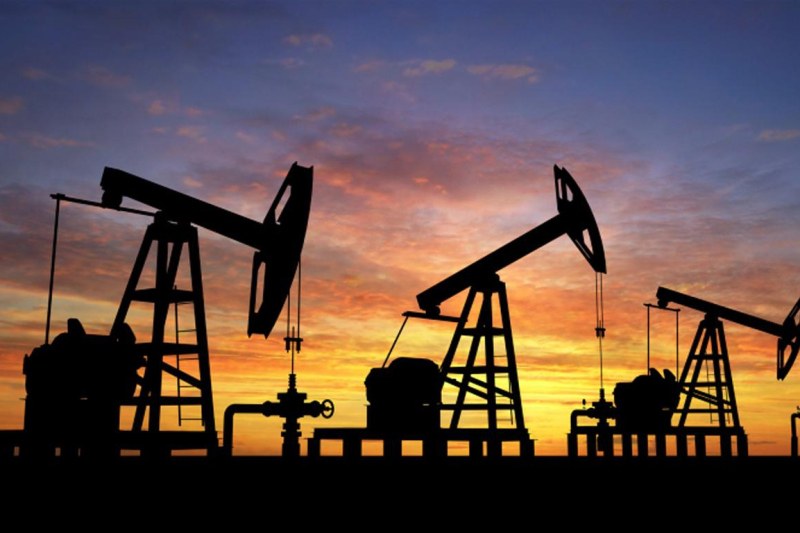 Цената на петрола продължава да се покачват след данни за силно търсене в САЩ