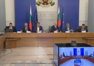 Премиерът Николай Денков и петима министри дават пресконференция по актуални