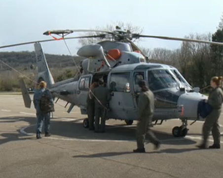 Хеликоптер прибра наръгания фен на Левски в Скопие, настаниха го във ВМА