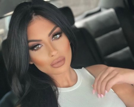 Пловдивчанката Венцислава Тафкова: Бях на 13, когато ми забиха макетно ножче в ръката, изпитвах срам