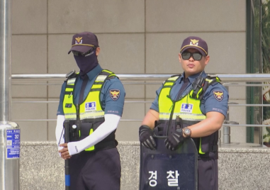 Необичаен инцидент в Южна Корея Мъж се е врязал с