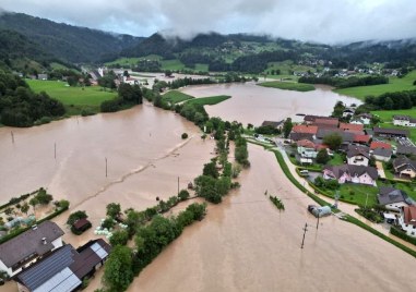 Наводнения и червен код за проливни дъждове в Словения  Синоптиците