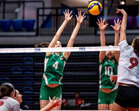 България U19 с много пловдивчанки записа втора поредна победа на Световното по волейбол