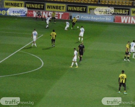 Безобразна игра и нов звучен шамар за Ботев на Колежа