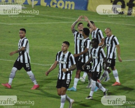 Ето ги стартовите 11 на Локо и Левски