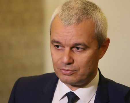 Костадин Костадинов осъден да обезщети журналист, обиждал го че е пише 