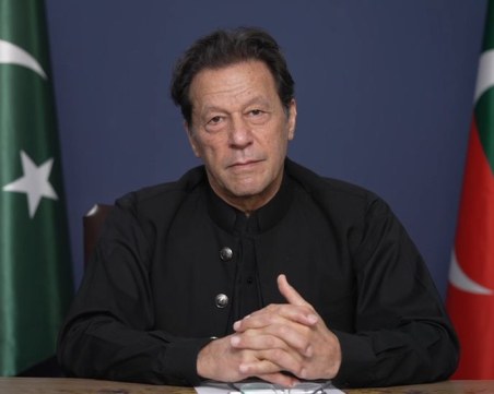 Осъдиха бившия пакистански премиер Имран Хан на три години затвор
