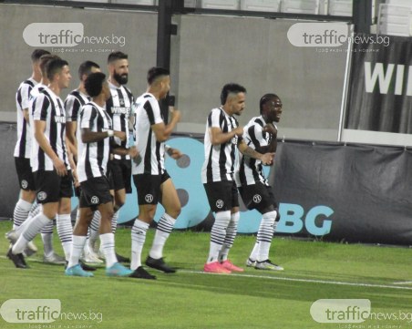 Локомотив подчини Левски и отново е първи, Джовани пак блести