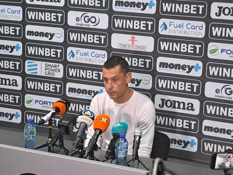 Старши треньорът на Локомотив Александър Томаш говори след мача с