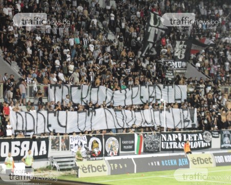 Феновете на Локо с гневен транспарант срещу шефове в клуба