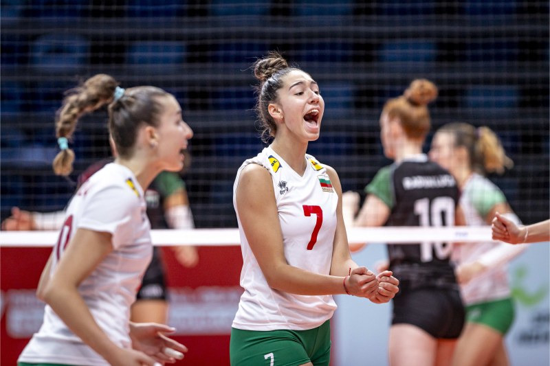 България U19 продължава с чудесния си рейд на Световното първенство