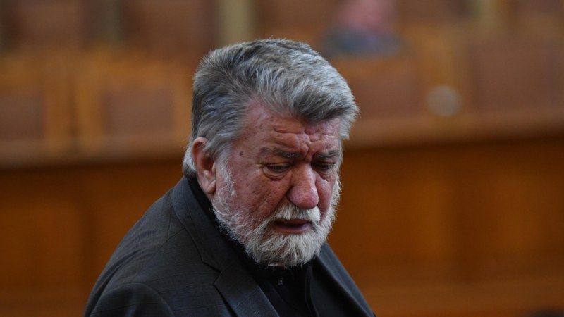 Български фонд за жените настоява за оставката на Вежди Рашидов като депутат