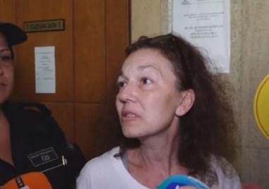 49 годишната жена изхвърлила 8 годишния си син от кола край Царево