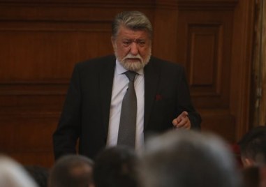Вежди Рашидов подава оставка като депутат  Това обяви самият народен представител