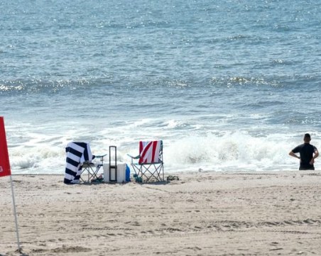 Ню Йорк затвори най-популярният си плаж, след като жена бе ухапана от акула