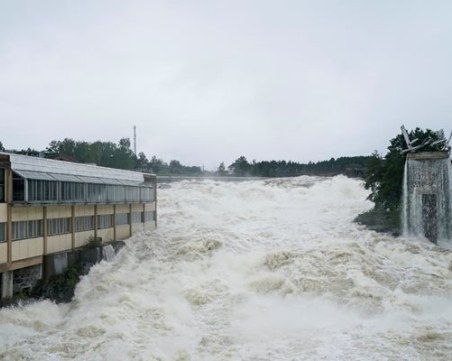 Скъса се язовирна стена в Норвегия, помете цяло населено място