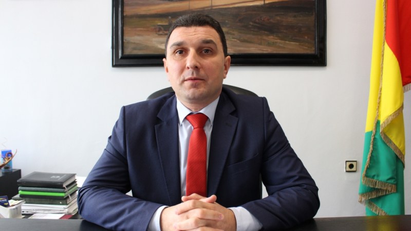 Кметът на Генерал Тошево Валентин Димитров , е арестуван по