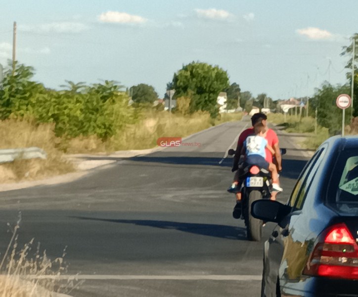 Санкционираха мъжа, возил дете на мотор без каска с над 100 км/ч край Калояново