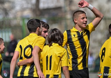 Детско юношеската школа на Ботев Пловдив ще разполага с десет